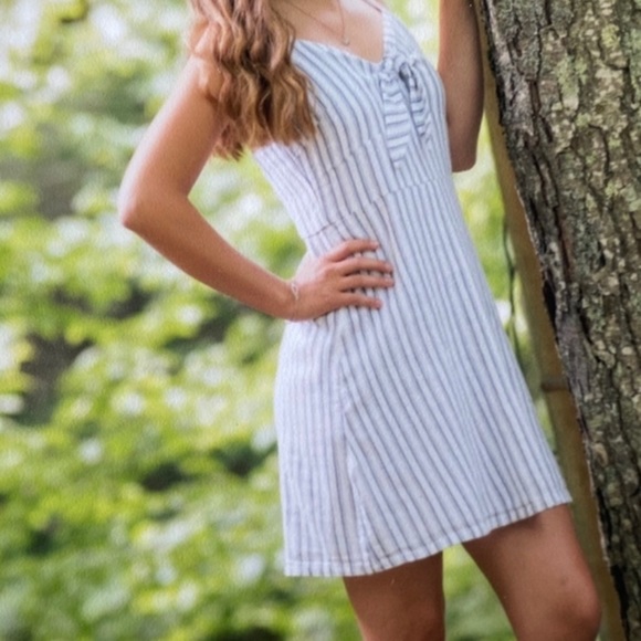 Hollister Tie-Front Striped Linen Mini Dress - Picture 4 of 10